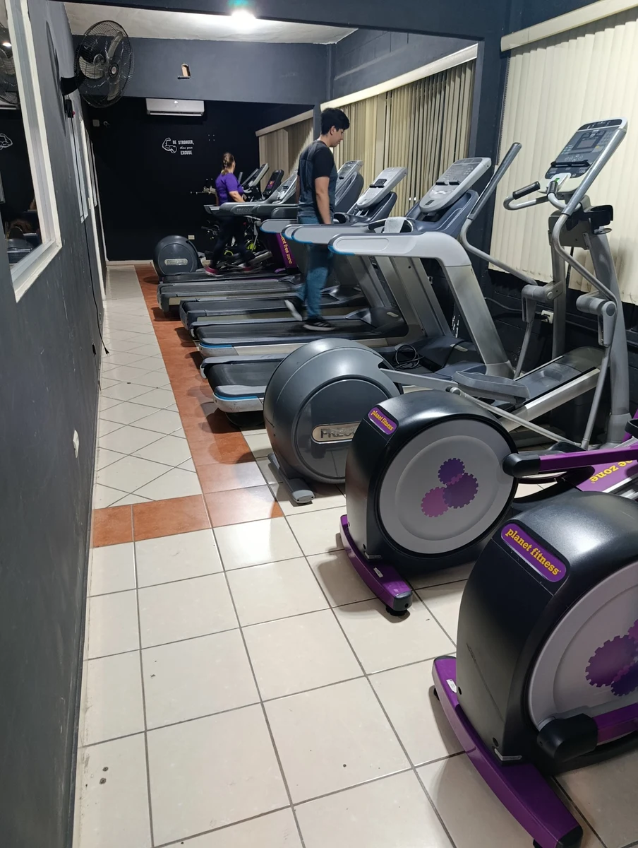 Área de cardio de Spartan Fitness